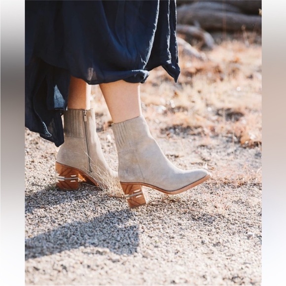 FRYE Pia Sedona Suede block inlay wood heel Boots Size 6 RARE - Picture 2 of 15